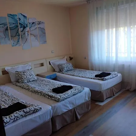 Holiday home Вила Графити Dospat