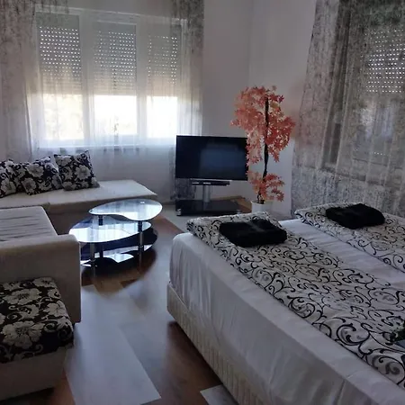Holiday home Вила Графити *